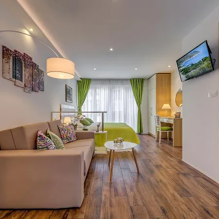 Room&Studio Apartment Just Enjoy Split Exterior foto