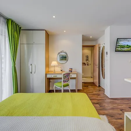 Room&Studio Apartment Just Enjoy Split Exterior foto
